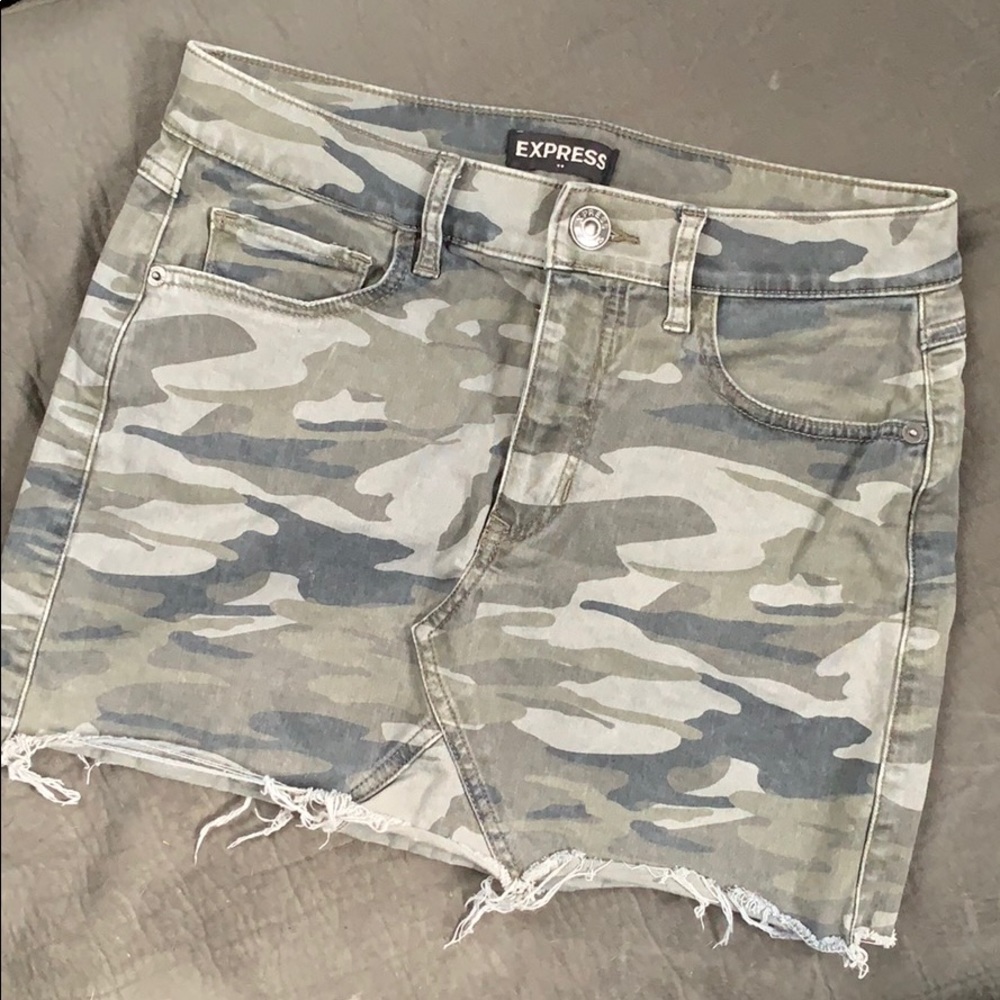 EXPRESS CAMO MINI SKIRT
